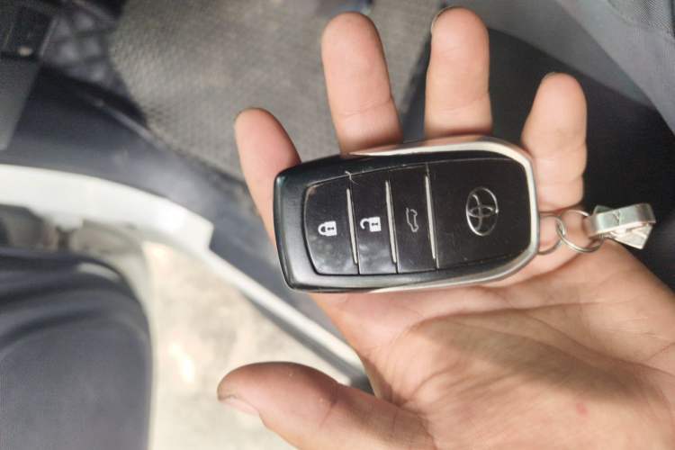 Used Toyota Prado 2016 2.7L Automatic Standard Edition Vehicle Key