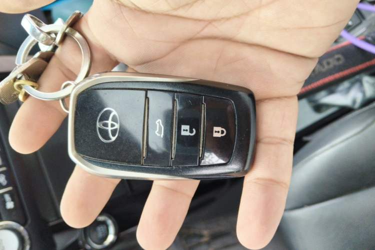 Used Toyota Prado 2016 2.7L Automatic Standard Edition Vehicle Key