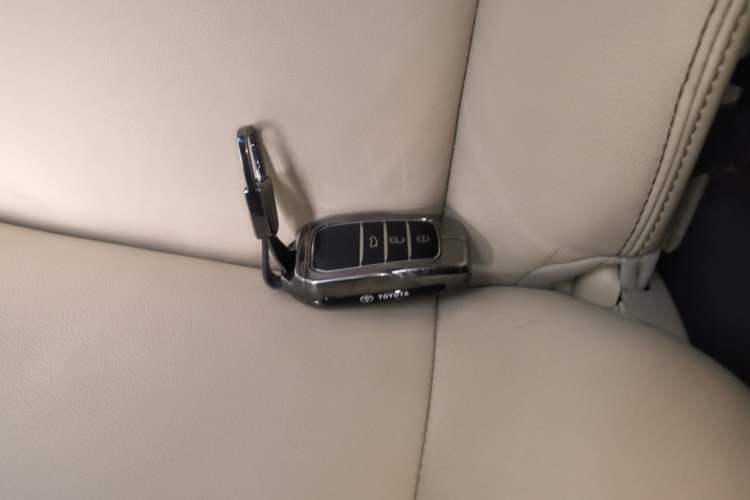 Used Toyota Prado 2016 3.5L Automatic VX NAVI Vehicle Key