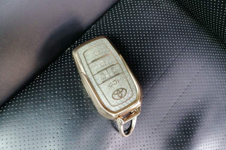 Used Toyota Prado 2016 3.5L Automatic TX-L Vehicle Key
