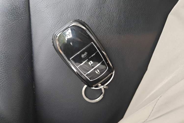 Used Toyota Prado 2016 3.5L Automatic TX-L Vehicle Key