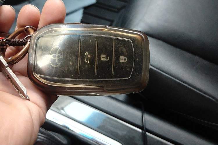 Used Toyota Prado 2016 2.7L Automatic Standard Edition Vehicle Key