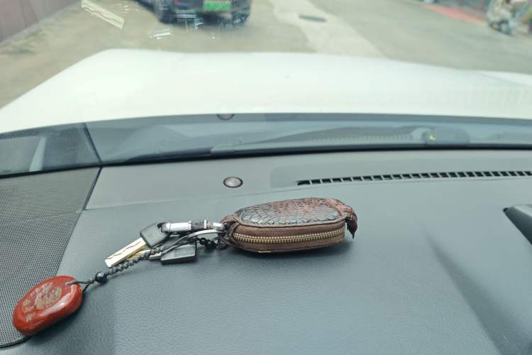Used Toyota Prado 2016 3.5L Automatic TX-L Vehicle Key