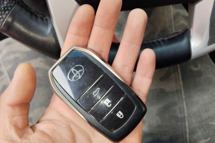 Used Toyota Prado 2016 2.7L Automatic Standard Edition Vehicle Key