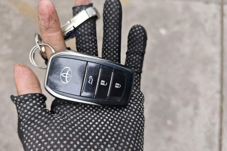 Used Toyota Prado 2016 2.7L Automatic Standard Edition Vehicle Key