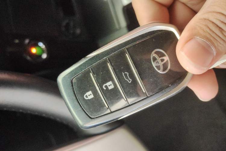 Used Toyota Prado 2016 2.7L Automatic Standard Edition Vehicle Key