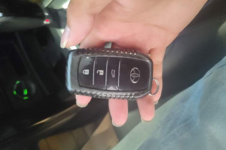 Used Toyota Prado 2016 2.7L Automatic Luxury Edition Vehicle Key