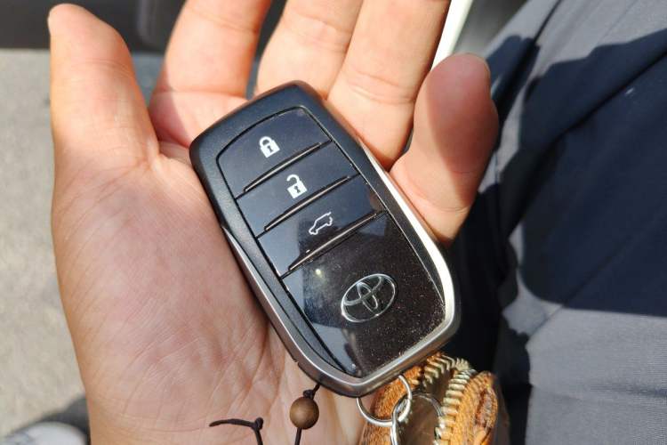 Used Toyota Prado 2016 2.7L Automatic Standard Edition Vehicle Key