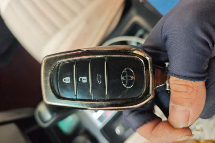 Used Toyota Prado 2016 2.7L Automatic Standard Edition Vehicle Key