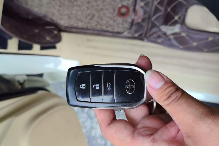 Used Toyota Prado 2016 3.5L Automatic TX-L NAVI Vehicle Key