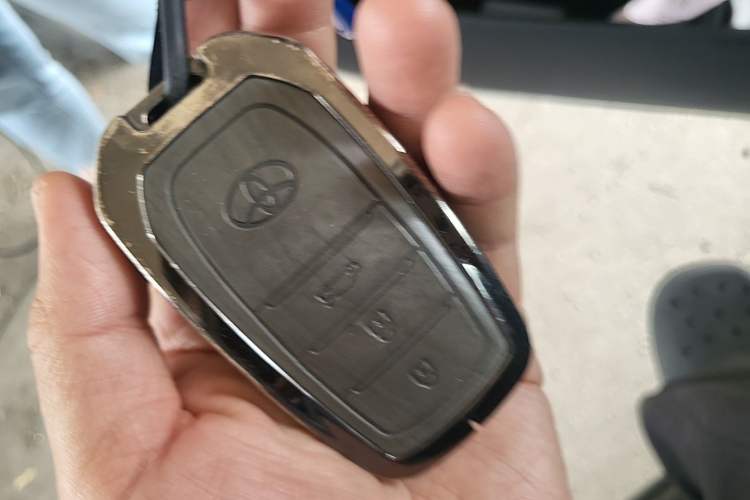 Used Toyota Prado 2016 3.5L Automatic TX-L NAVI Vehicle Key