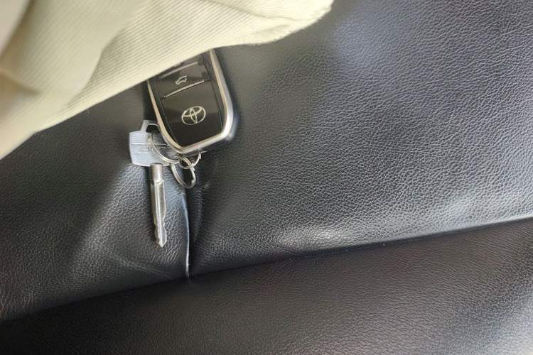 Used Toyota Prado 2016 2.7L Automatic Standard Edition Vehicle Key