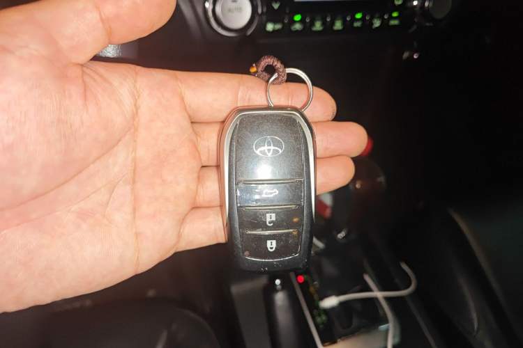 Used Toyota Prado 2016 3.5L Automatic TX-L Vehicle Key