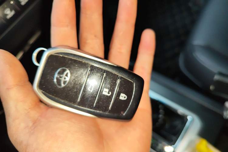 Used Toyota Prado 2016 2.7L Automatic Standard Edition Vehicle Key