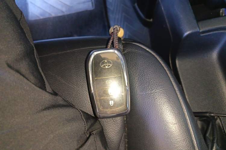 Used Toyota Prado 2016 2.7L Automatic Standard Edition Vehicle Key