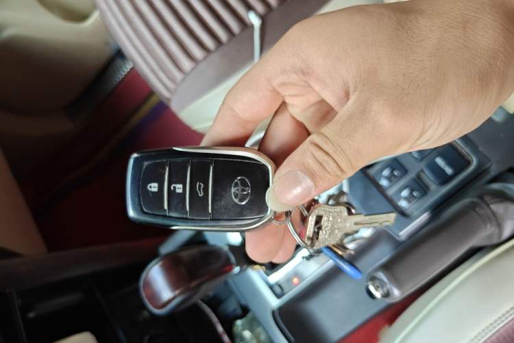 Used Toyota Prado 2016 3.5L Automatic TX-L Vehicle Key