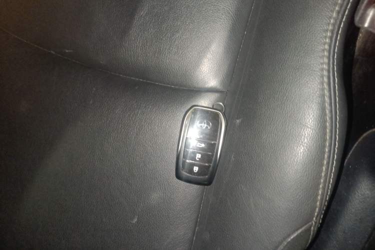 Used Toyota Prado 2016 3.5L Automatic TX-L NAVI Vehicle Key