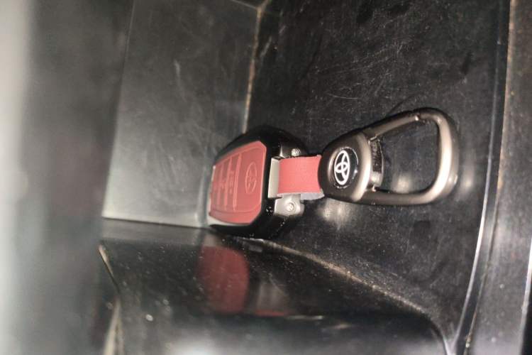 Used Toyota Prado 2016 2.7L Automatic Standard Edition Vehicle Key