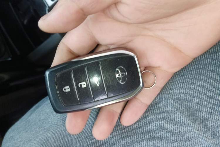 Used Toyota Prado 2016 2.7L Automatic Standard Edition Vehicle Key