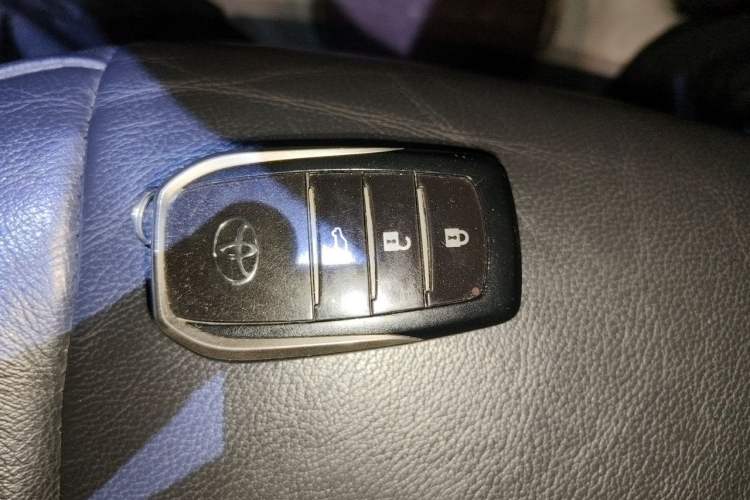 Used Toyota Prado 2016 2.7L Automatic Standard Edition Vehicle Key