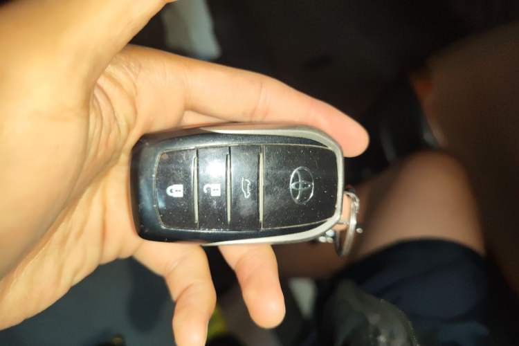 Used Toyota Prado 2016 3.5L Automatic TX-L NAVI Vehicle Key