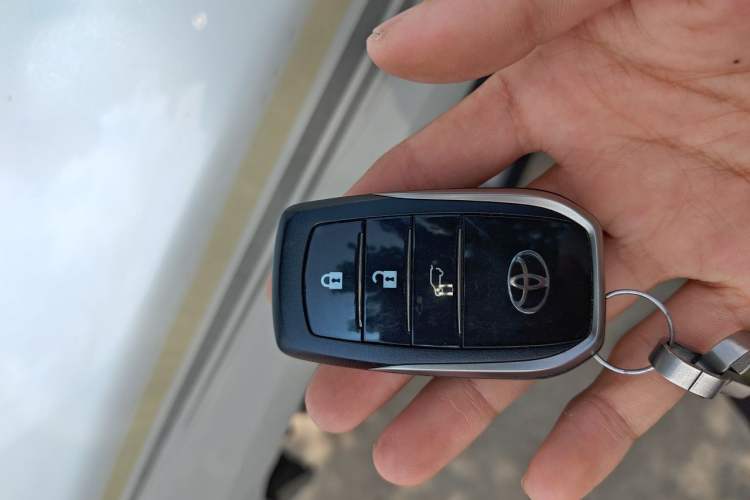 Used Toyota Prado 2016 2.7L Automatic Standard Edition Vehicle Key