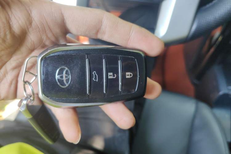 Used Toyota Prado 2016 2.7L Automatic Standard Edition Vehicle Key