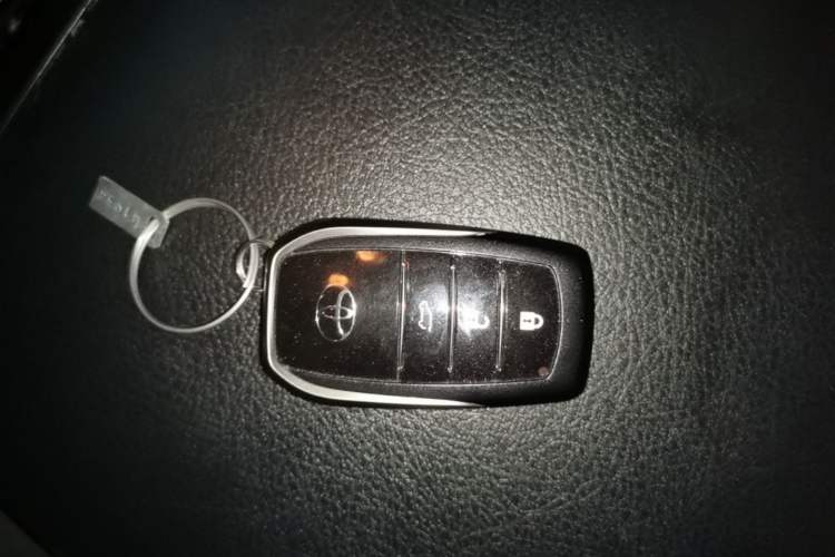 Used Toyota Prado 2016 3.5L Automatic TX-L Vehicle Key