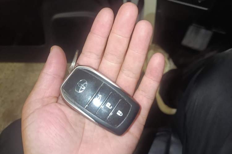 Used Toyota Prado 2016 3.5L Automatic TX-L NAVI Vehicle Key