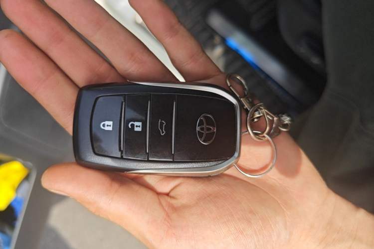 Used Toyota Prado 2016 2.7L Automatic Standard Edition Vehicle Key