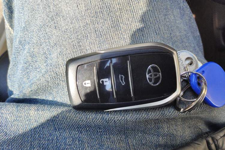 Used Toyota Prado 2016 2.7L Automatic Standard Edition Vehicle Key