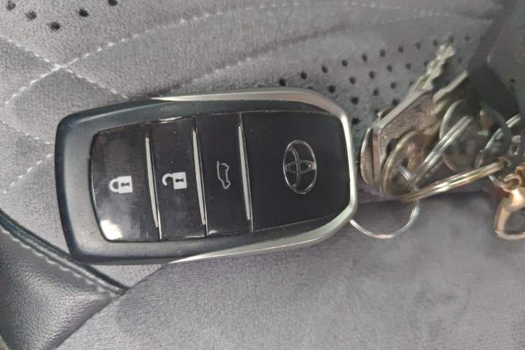 Used Toyota Prado 2016 2.7L Automatic Standard Edition Vehicle Key