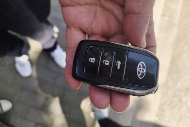 Used Toyota Prado 2016 2.7L Automatic Standard Edition Vehicle Key