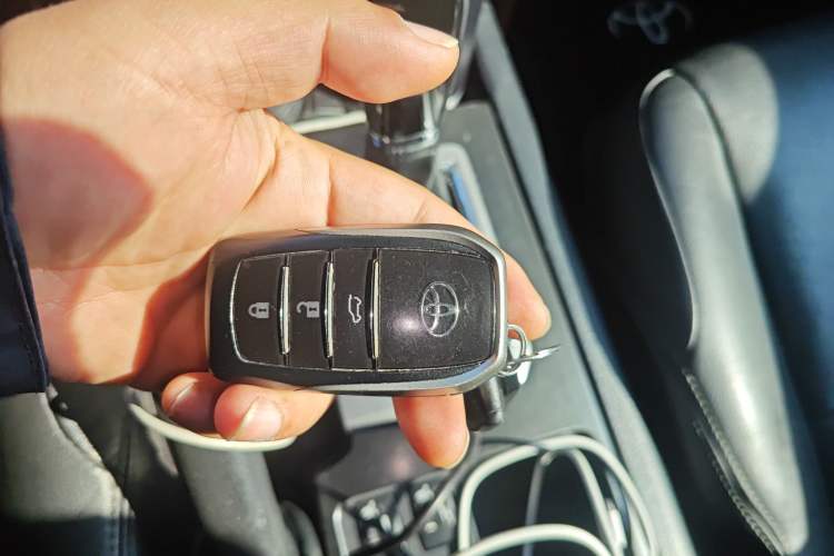 Used Toyota Prado 2016 2.7L Automatic Standard Edition Vehicle Key