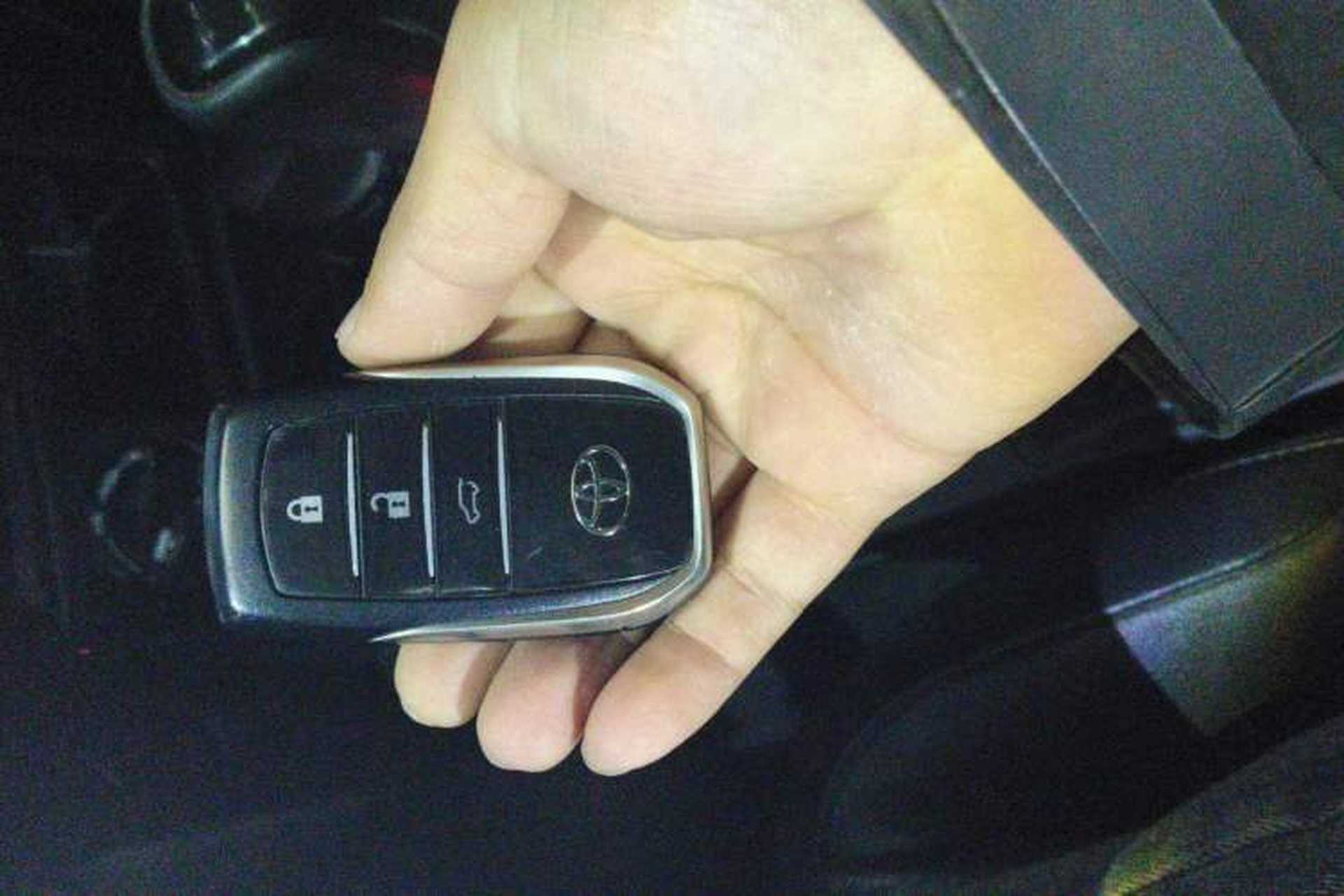 Used Toyota Prado 2016 2.7L Automatic Standard Edition Vehicle Key