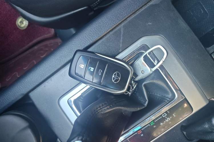 Used Toyota Prado 2016 3.5L Automatic TX-L NAVI Vehicle Key