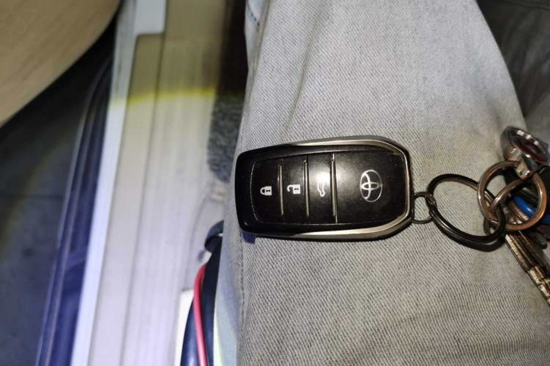 Used Toyota Prado 2016 2.7L Manual Transmission Vehicle Key
