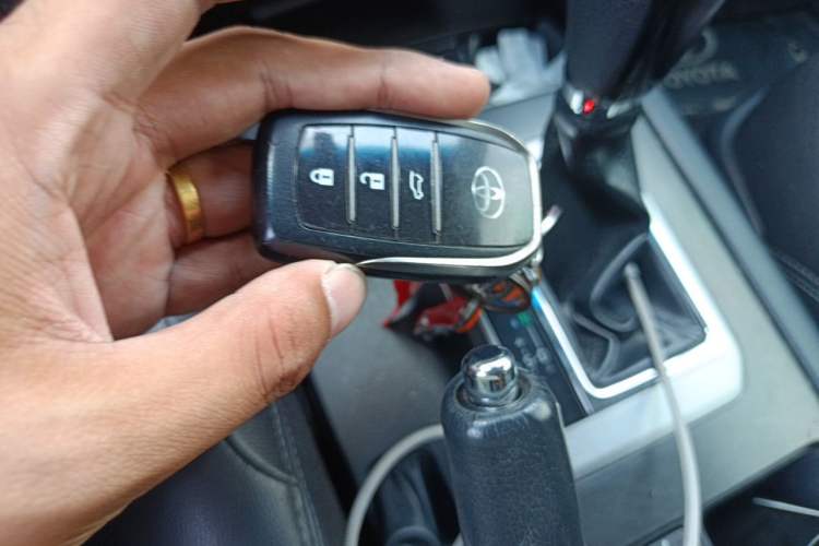 Used Toyota Prado 2016 2.7L Automatic Standard Edition Vehicle Key