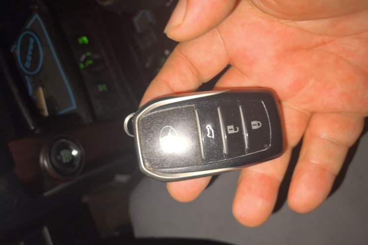 Used Toyota Prado 2016 3.5L Automatic TX-L Vehicle Key