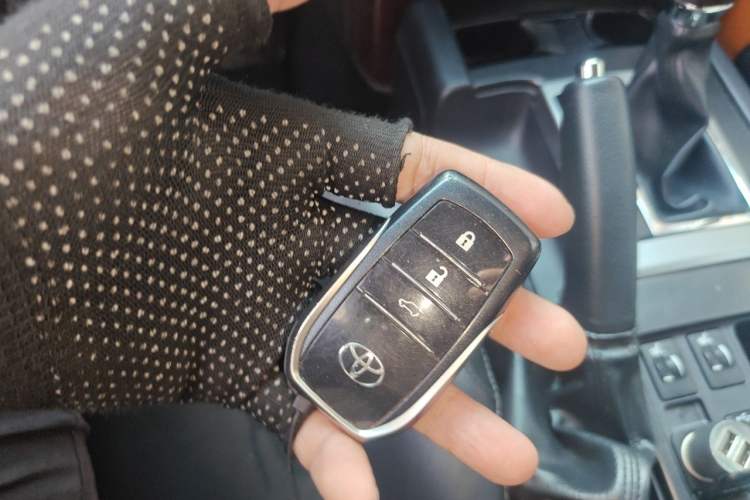 Used Toyota Prado 2016 3.5L Automatic TX-L NAVI Vehicle Key