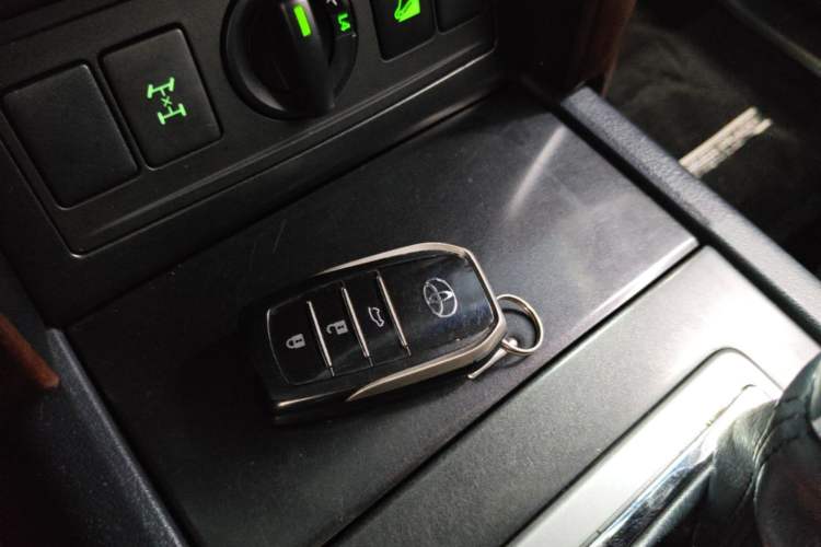 Used Toyota Prado 2016 3.5L Automatic TX-L NAVI Vehicle Key