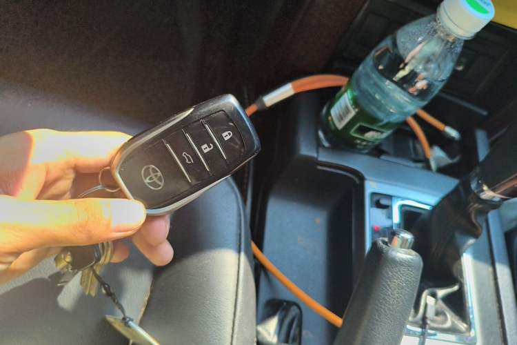 Used Toyota Prado 2016 3.5L Automatic TX-L Vehicle Key