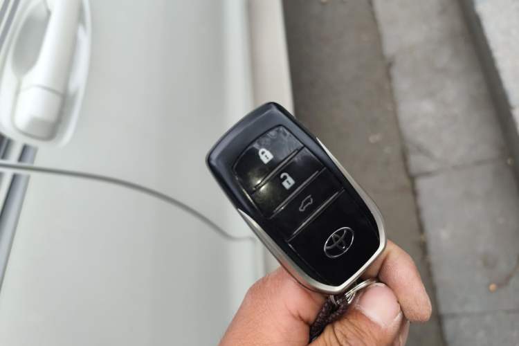 Used Toyota Prado 2016 2.7L Automatic Standard Edition Vehicle Key