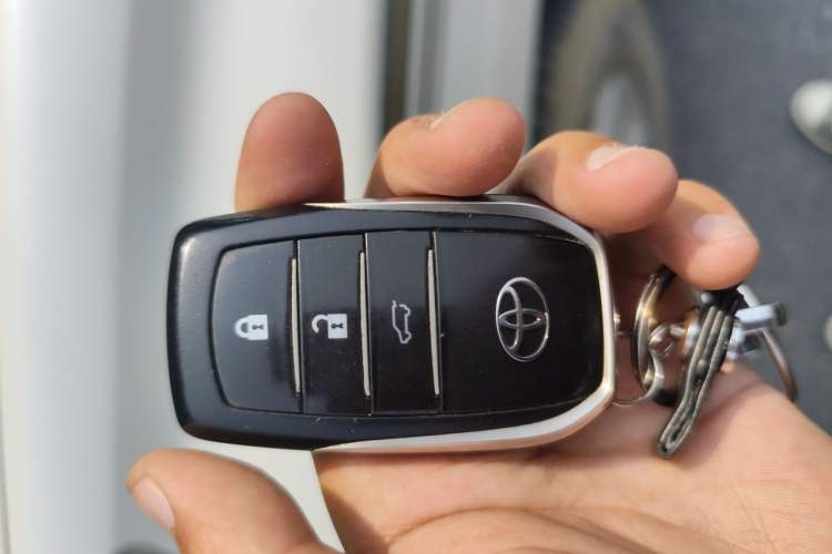 Used Toyota Prado 2016 2.7L Automatic Standard Edition Vehicle Key