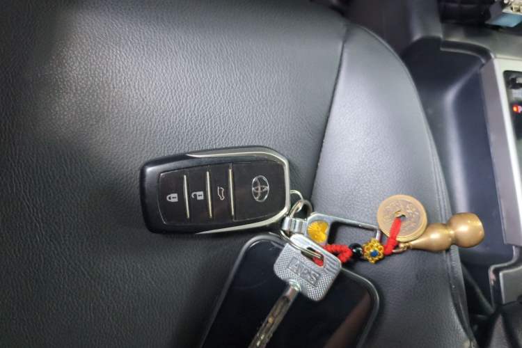 Used Toyota Prado 2016 3.5L Automatic TX-L NAVI Vehicle Key