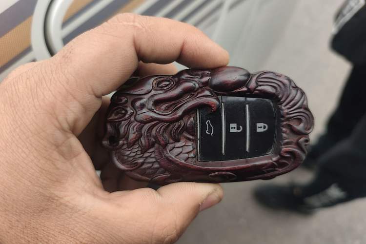 Used Toyota Prado 2016 3.5L Automatic TX-L Vehicle Key