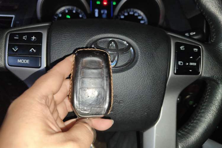 Used Toyota Prado 2016 3.5L Automatic TX-L Vehicle Key