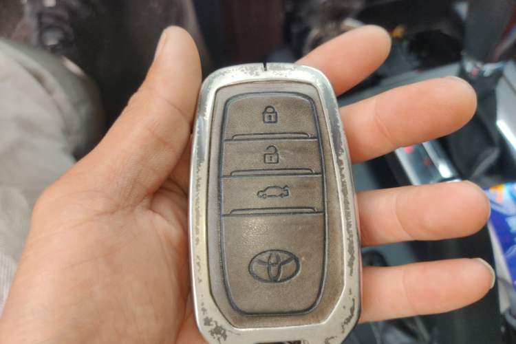 Used Toyota Prado 2016 3.5L Automatic TX-L NAVI Vehicle Key