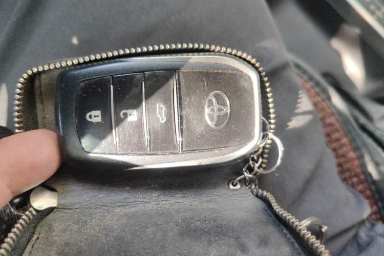 Used Toyota Prado 2016 2.7L Automatic Standard Edition Vehicle Key