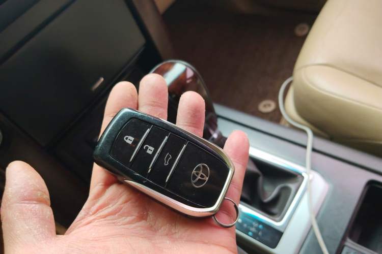 Used Toyota Prado 2016 3.5L Automatic TX-L NAVI Vehicle Key